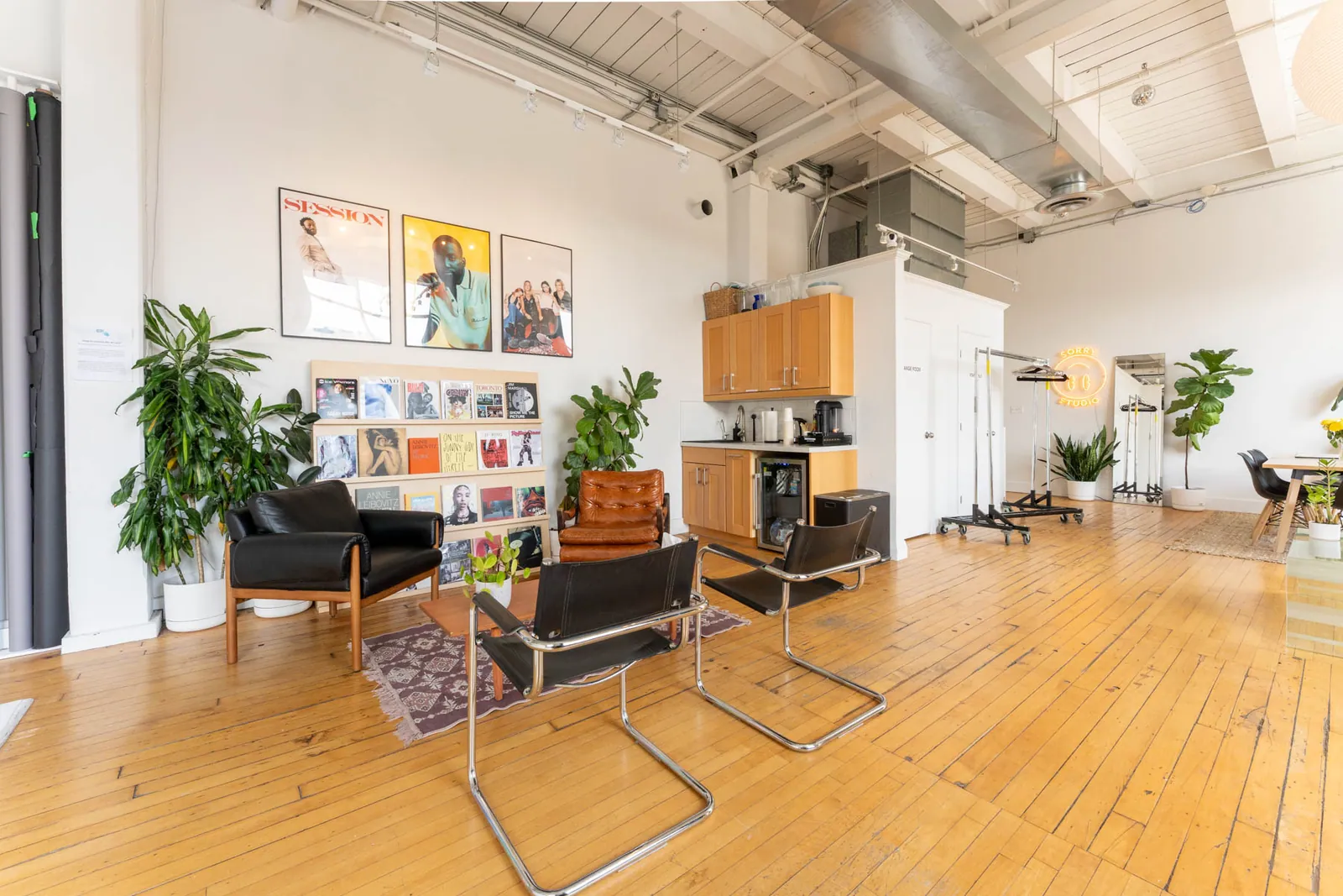 Light Factory, Unit 207B, Liberty Village, Toronto (photo 1 of 3)