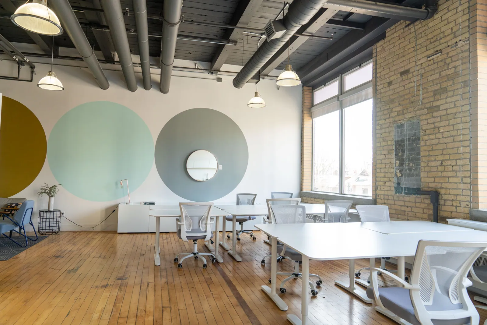 Light Factory, Unit 208B, Liberty Village, Toronto (photo 1 of 8)