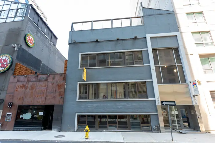 220 Richmond Street West, Toronto, Entertainment District, Toronto