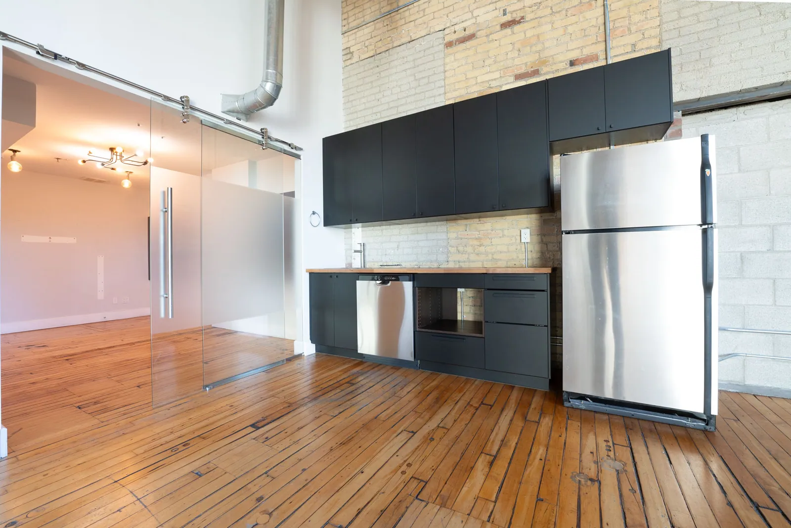 Light Factory, Unit 310B, Liberty Village, Toronto (photo 1 of 4)