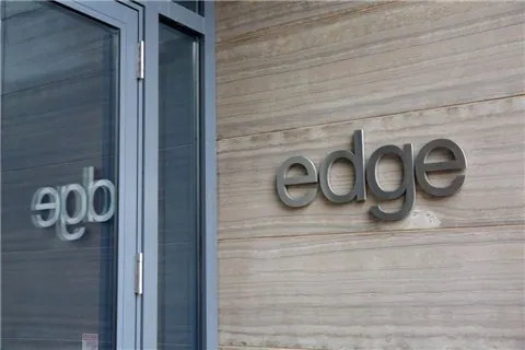 Edge Condos Retail, 900 SF, Fort York, Toronto (photo 1 of 6)